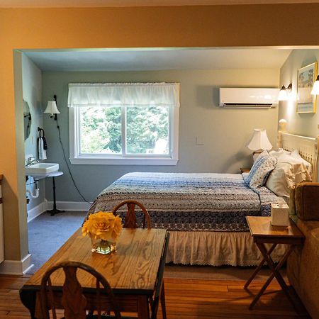 Sylvan Inn Bed&Breakfast Glen Arbor Buitenkant foto