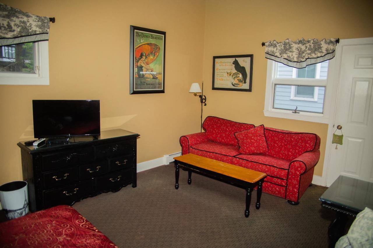 Sylvan Inn Bed&Breakfast Glen Arbor Buitenkant foto
