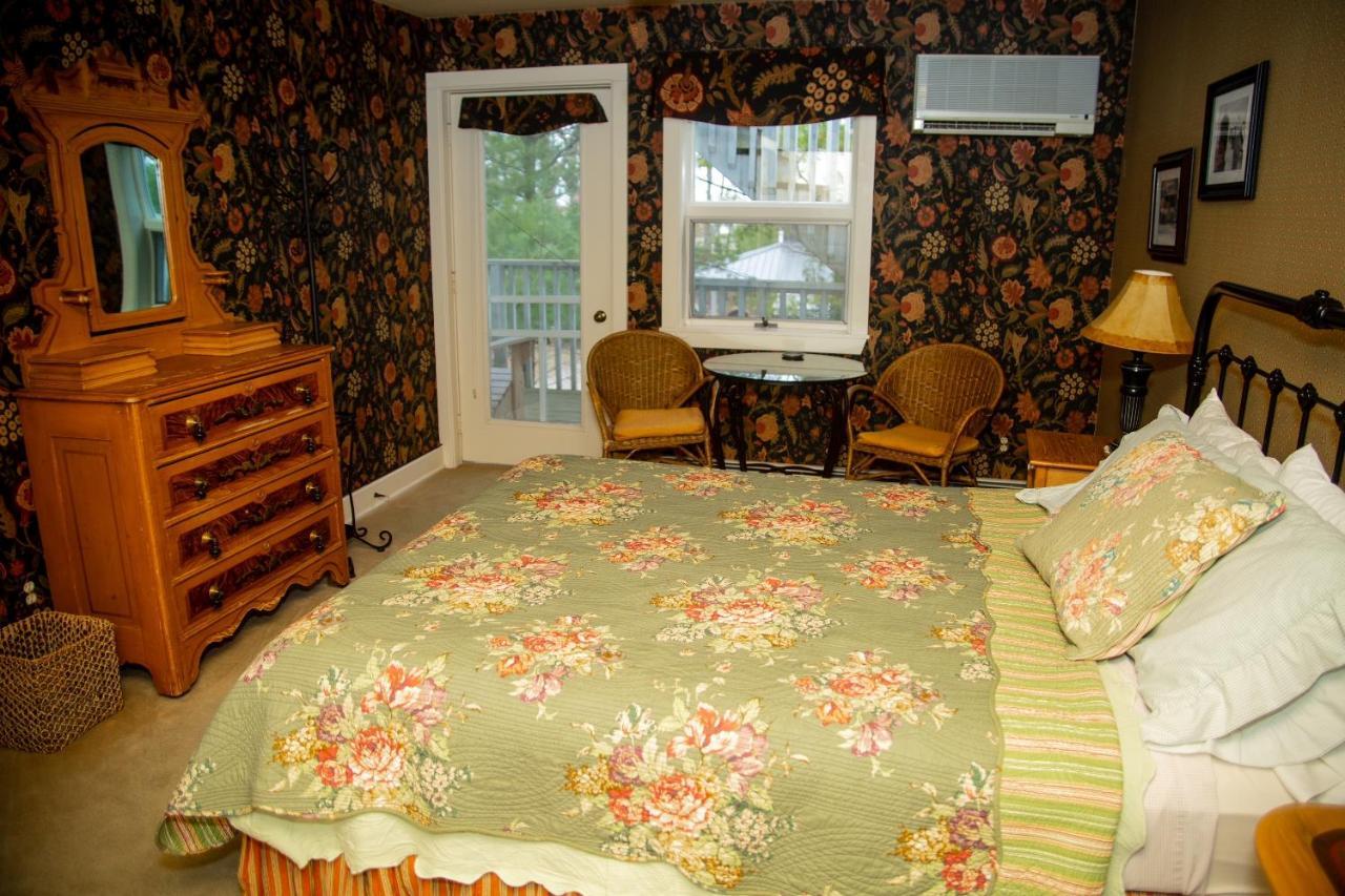 Sylvan Inn Bed&Breakfast Glen Arbor Buitenkant foto