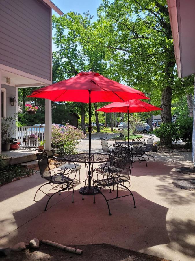Sylvan Inn Bed&Breakfast Glen Arbor Buitenkant foto