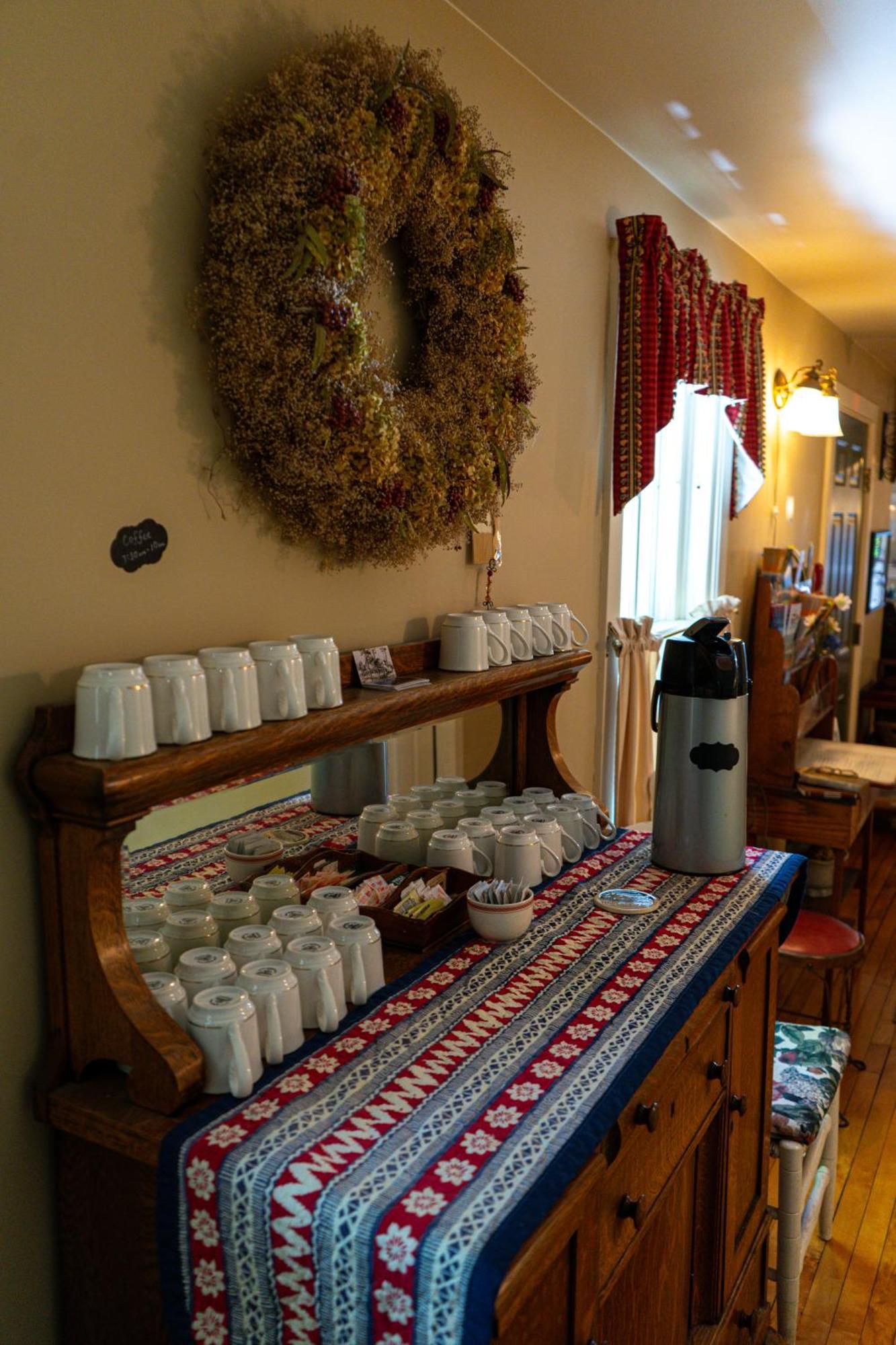 Sylvan Inn Bed&Breakfast Glen Arbor Buitenkant foto