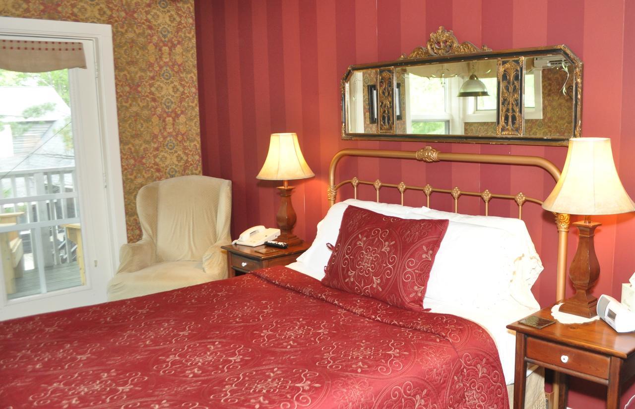 Sylvan Inn Bed&Breakfast Glen Arbor Buitenkant foto
